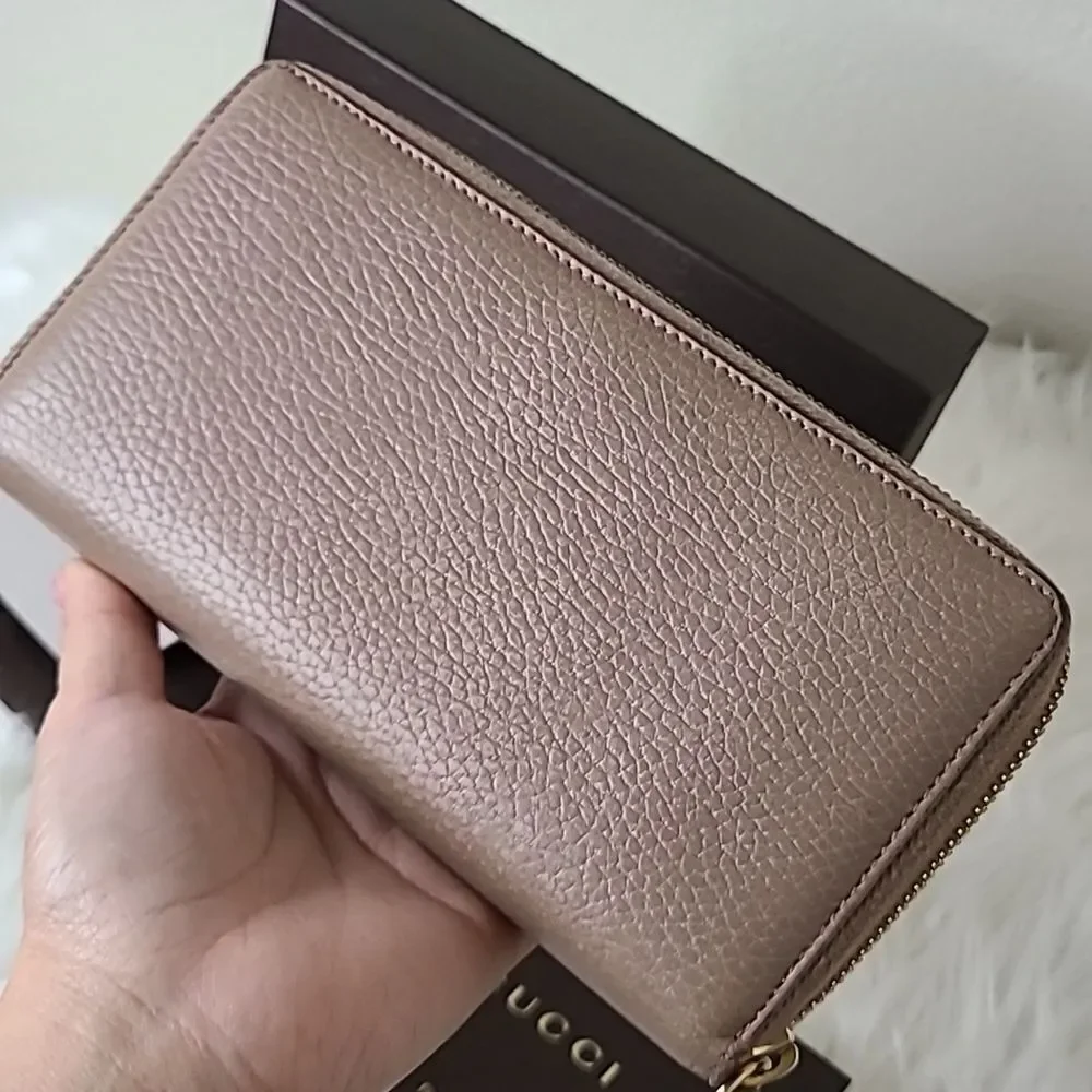 💯 Authentic Gucci Zipped Long Wallet 🍀